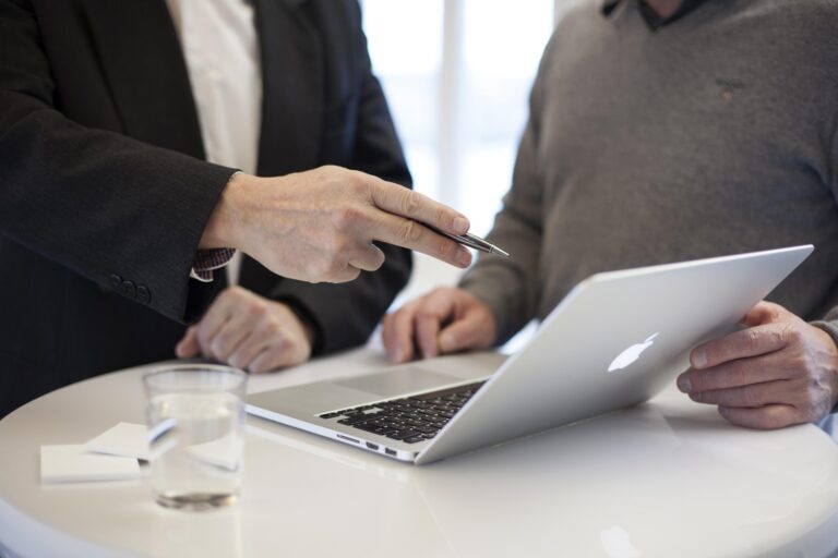 Réunion de conseil et de formation en stratégie digitale